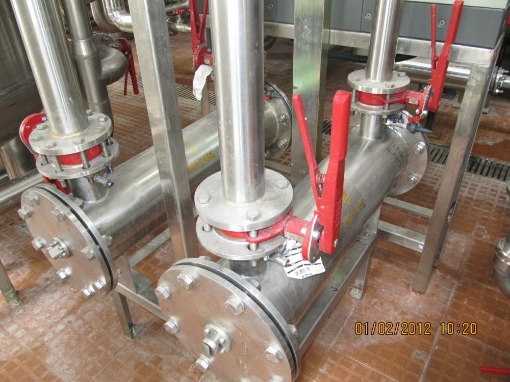 飲料(liao)廠(chang)20m3ph純水係統(tong)